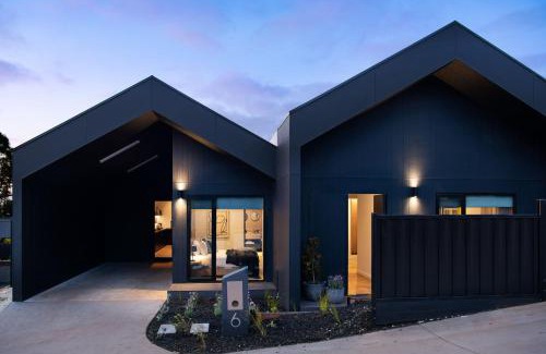 Daylesford House | Maison Noire- stunning Scandinavian design