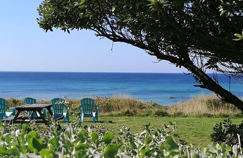 Plozevet House | Maison Océan direct access to the sea from the garden