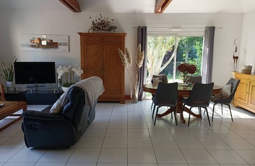Camors House | Maison Plain Pied Avec Grand Jardin Paysager