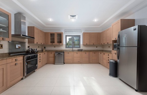 Palm Jumeirah Villa | Maison Privee - Palm Jumeirah Beach Front XL Villa w/Prvt Pool
