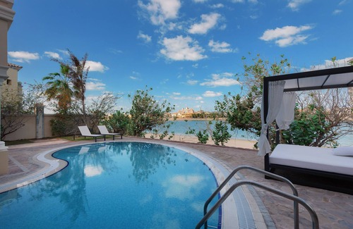 Palm Jumeirah Villa | Maison Privee - Palm Jumeirah Beach Front XL Villa w/Prvt Pool
