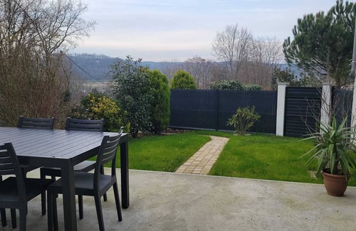 Lourdes - Tarbes House | Maison Proche Lourdes, 7 Couchages. Calme, Jardin Clos