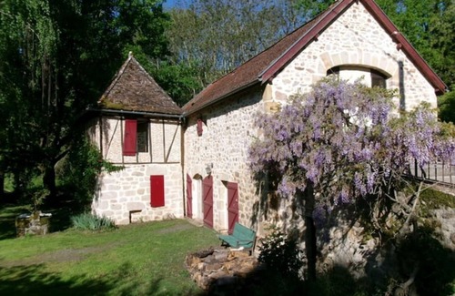 Capdenac Villa | Maison Quercynoise au Calme Avec Piscine