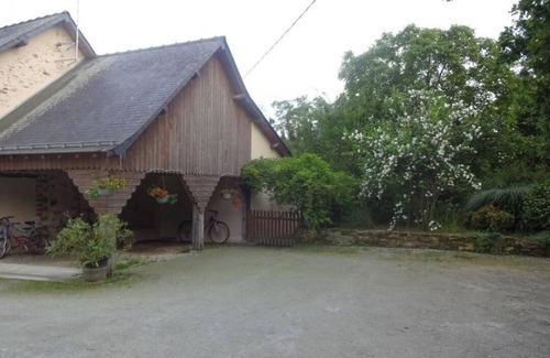 Marigne-Peuton House | Maison Rénovée Avec Goût au Cœur du Bocage Mayennais