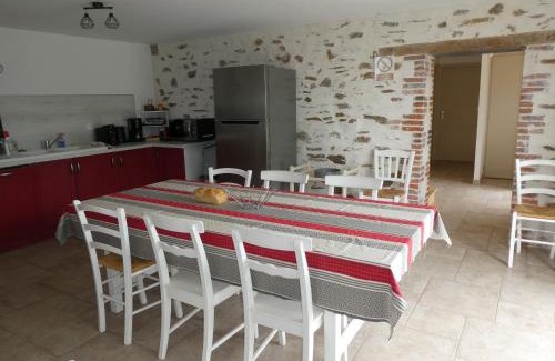 La Roche-sur-Yon House | Maison rénovée en pleine campagne avec terrain, terrasse et équipements familiaux - FR-1-426-157