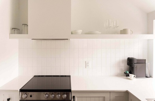 Old Montreal Apartment | Maison Rasco - Loft queen size bed suite