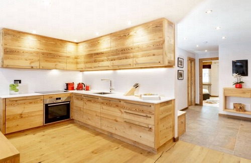 Cervinia Apartment | Maison Reve Blanc direct access to t ski slopes and town center.