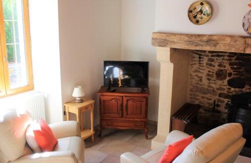 Tamnies Apartment | Maison rustique près de Sarlat: 4 chambres, jardin, Wi-Fi, activités nature, ferme et lac à proximité - FR-1-616-186
