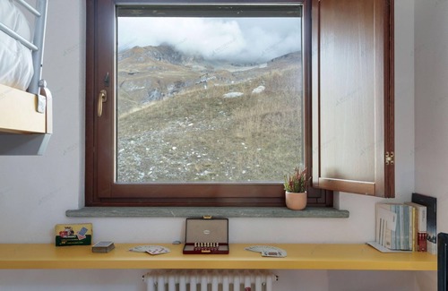 Cervinia Apartment | Maison Skis Aux Pieds - Ski-in/ski-out with balcony, garage, ski desposit