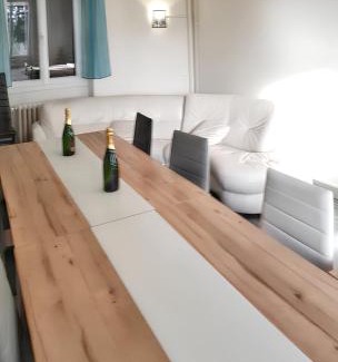 Montsalvy House | Maison spacieuse à Montsalvy avec grand jardin et terrasse