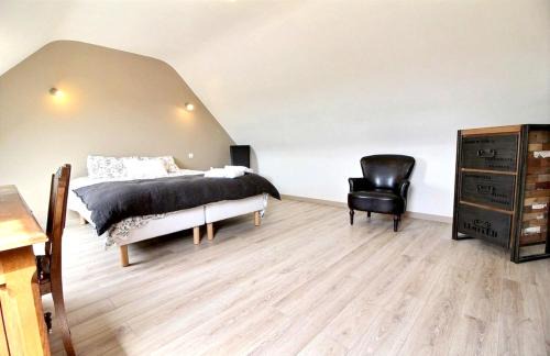 Plougonven House | Maison spacieuse à Plougonven avec jacuzzi et jardin