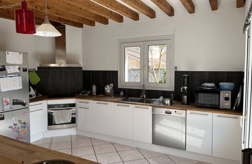 Decines-Charpieu House | Maison Très Lumineuse Avec Dépendance + Piscine à Proximité de Lyon