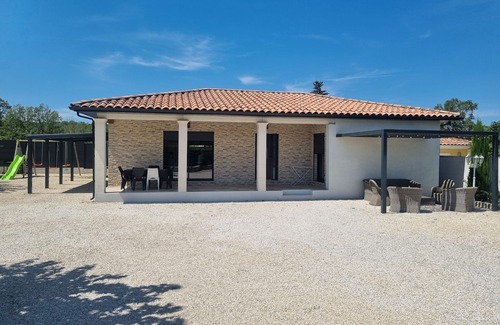 Maubec House | Maison vue sur le Lubéron Avec Piscine Miroir