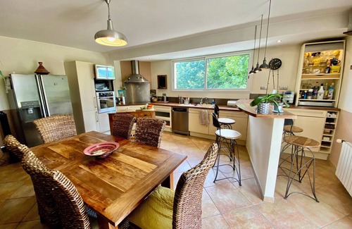 Alba-la-Romaine House | Maison110m2, 6p, 3ch, Piscine Privée-cuisine D'été, Jacuzzi, Espace Jardin Clos