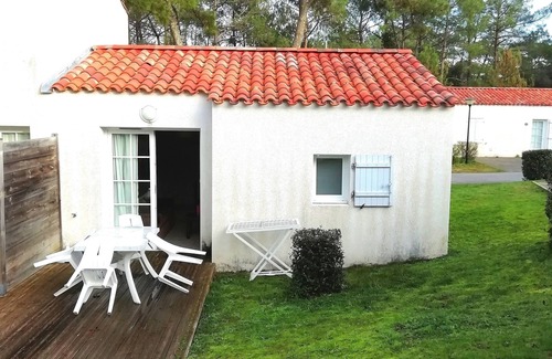 Les Conches House | Maisonette 4 people 700 m from the beach with swimming pool