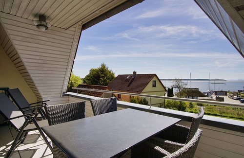 Breege Apartment | Maisonette apartment near the harbor with sea view, balcony - Hafenhäuser Breege FeWo 06