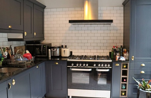 Tollington Apartment | Maisonette Flat in Islington