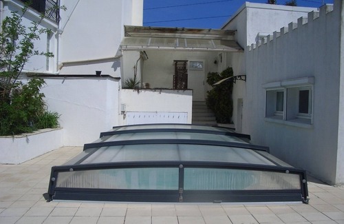 Saulx-les-Chartreux House | Maisonette for 5 people - with heated pool in summer