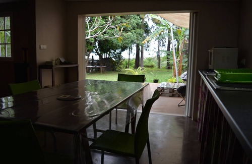 Saint-Pierre De La Reunion Apartment | Maisonette in vegetation, calm and rest.