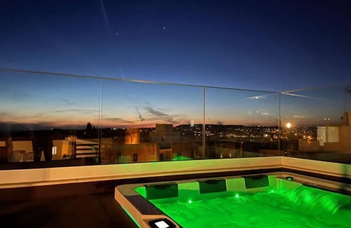 Zurrieq Apartment | Maisonette with rooftop jacuzzi