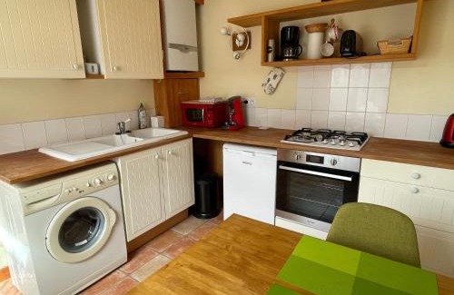 Etables-sur-Mer House | Maisonnette à Etables : La Jaune