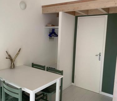 Saint-Georges-d'Oleron House | Maisonnette Mimosa H3 avec piscine intérieure chauffée à 400 m de la plage et ménage de fin de séjour compris