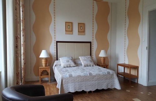 Clesse House | Majestic Holiday Home in Clesse with Garden