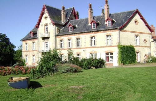 Clesse House | Majestic Holiday Home in Clesse with Garden