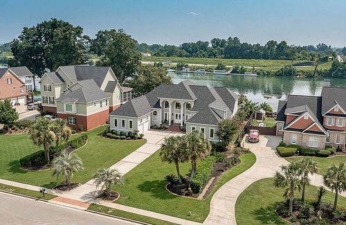 North Augusta House | Majestic Modern Masters Rental on the Savannah River