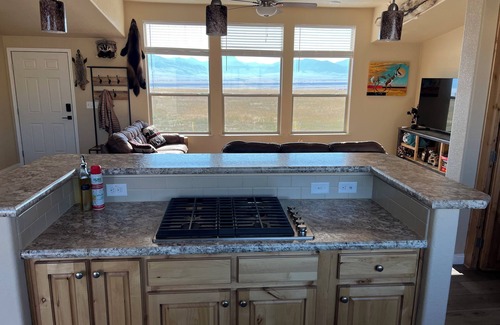 Shining Mountains House | Majestic Mountain View Home