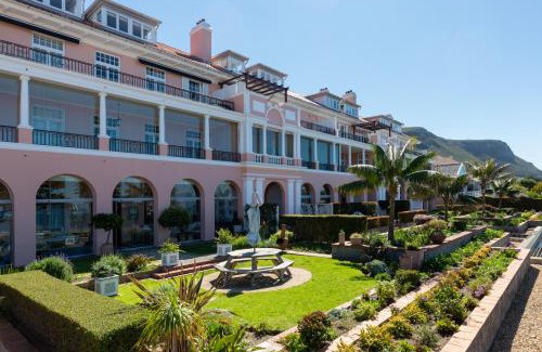 Kalk Bay Apartment | Majestic Ocean View Retreat