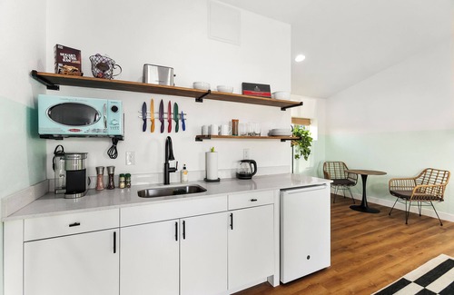 Silk Stocking Neighborhood House | Makai-Sparkling Heated Pool-Downtown Chandler