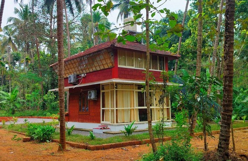 Thalassery Villa | Makam Holiday Home, Charming 2-bedroom Entire villa, with WiFi, AC