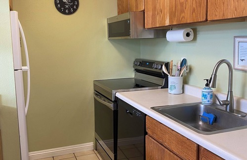 Maalaea Condo | Makani A Kai B5 Ocean Front condo 10 yards from private beach access.