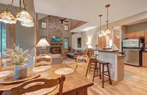 Foscoe House | Makar's Rest - Mountain Townhome, Gated Resort, Indoor/Outdoor Pools and Hot Tub, Fishing Ponds, .