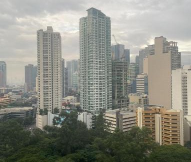 San Lorenzo Apartment | Makati Studio by Luxureich