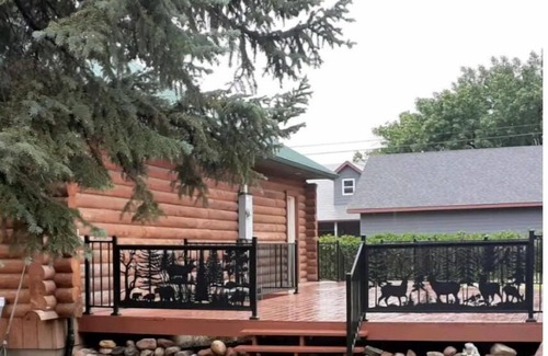 Fort Benton House | Make memories at our unique & family/pet-friendly log home in historic Ft Benton