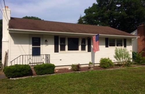 Old Lyme House | Make Memories in Charming Hawk's Nest Beach!