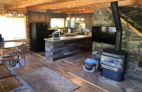 Stanley Cabin | Make memories of a lifetime and experience the serenity of Sawtooth mountains!