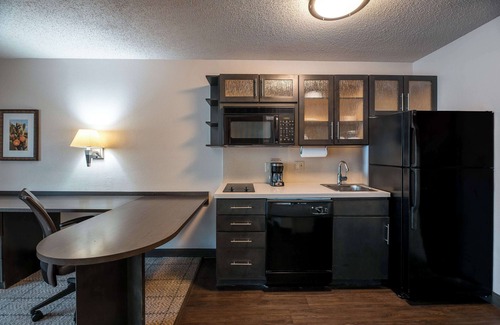 Fossil Creek Hotel | Make Your Trip More Enjoyable! Free Parking, Pets Allowed