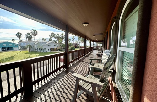 Port Mansfield House | Make yourself at home in this spacious oasis! Welcome to The Laguna House!
