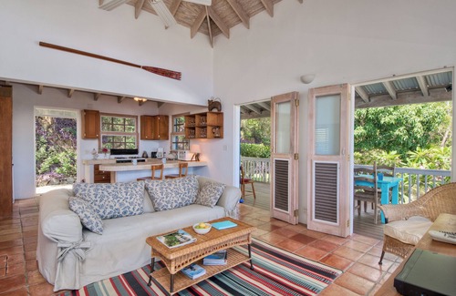 Brewers Bay Villa | Makere House - Spacious 1 Bedroom Villa, Magnificent Views, 5 Mins To Beaches