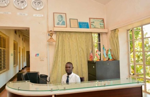 Kampala House | Makerere University Guest House Twin Room