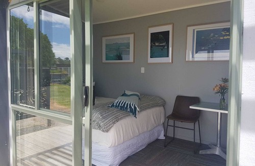 Maketu Cabin | Maketu Beachside Haven Spinnaker Cabin