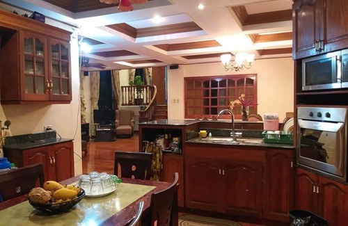 Los Banos House | Makiling Heights PanoramicView Rest House