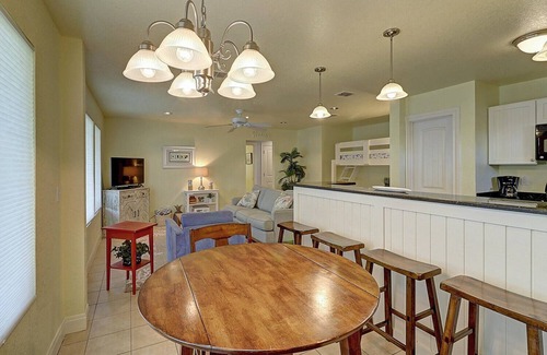 Safe Harbor House | Makin Waves - Close To Everything!