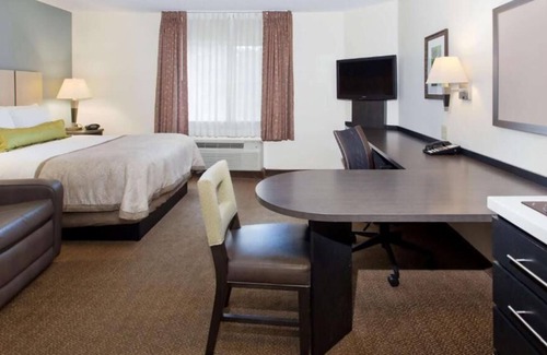 Somerset House | Making The Best Memories Along The Way! 2 Spacious units to enjoy with Kitchen!