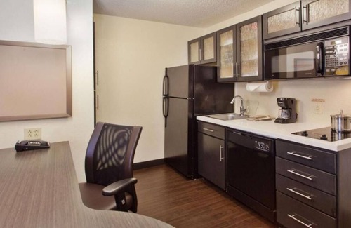 Somerset House | Making The Best Memories Along The Way! 2 Spacious units to enjoy with Kitchen!