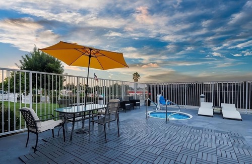 Vacaville House | Making The Best Memories Along! Pool, Pets Allowed, Close to Browns Valley Park!