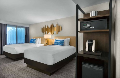 Milpitas Hotel | Making The Best Memories Along The Way! Pet-Friendly, with Outdoor Pool!